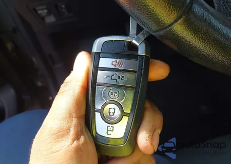 2018 Ford F-150 Lariat из США, поврежденный, VIN 1FTEW1EP3JFD30777